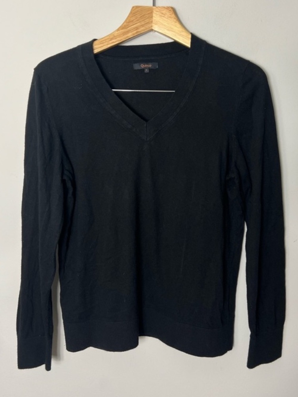 Quince Black V-Neck Lightweight Long Sleeve Sweater Top Size Large‎